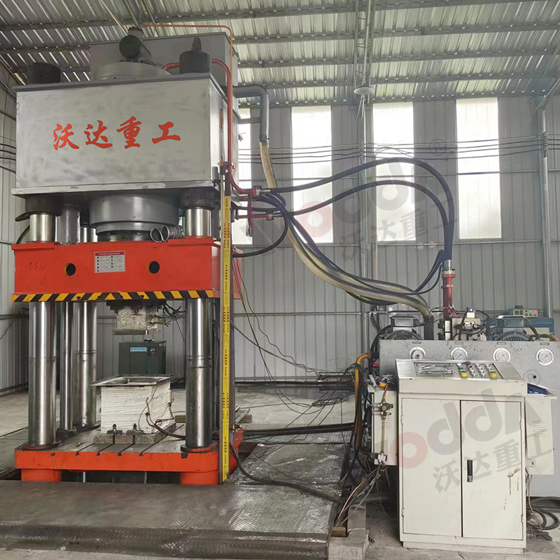 石墨坩堝自動化生產線_2000噸坩堝液壓機_200噸液壓機廠家
