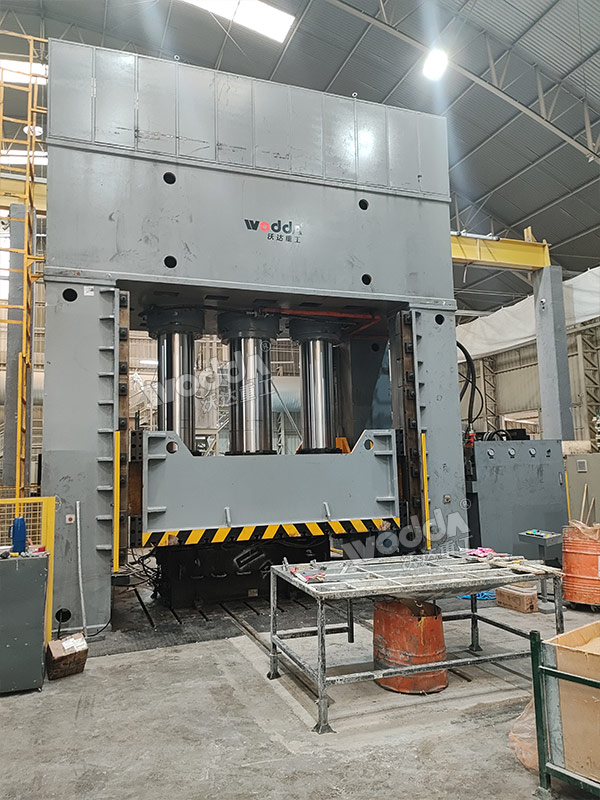 2000噸復(fù)合材料成型液壓機
